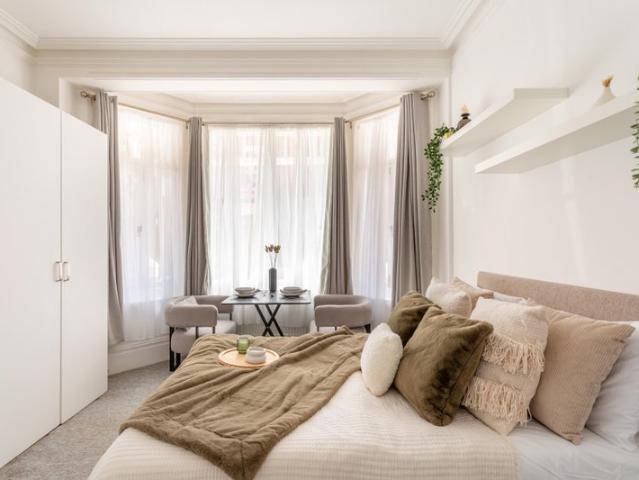 Studio for rent in Eastbourne, East Sussex