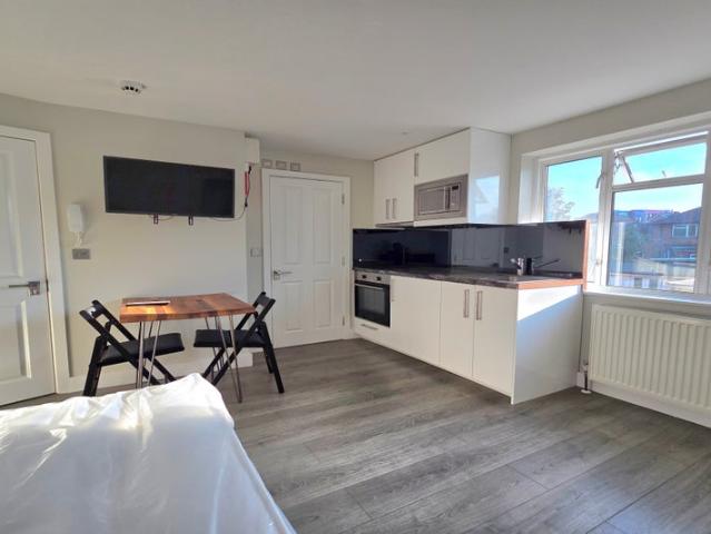 Studio for rent in London Borough of Ealing, Greater London