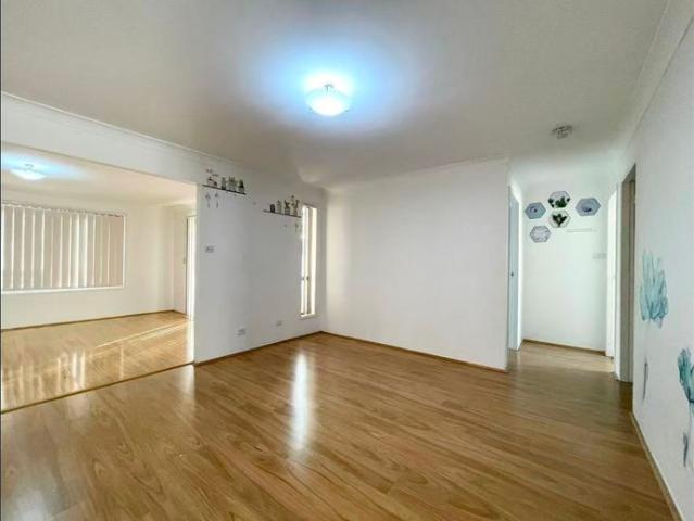 Townhouse for rent in Sydney, New South Wales