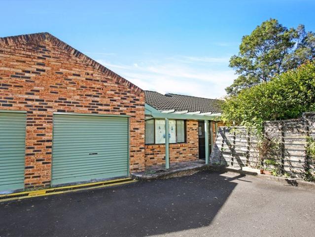 Villa for rent in Wollongong West, New South Wales