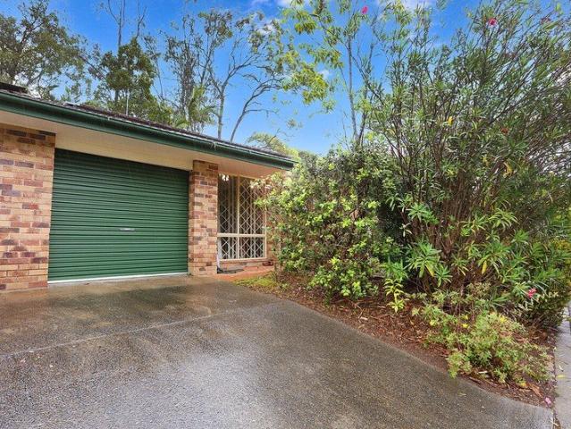 Villa for sale in Coombabah, Gold Coast City