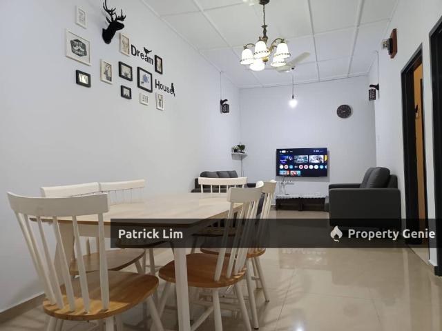 Terraced House for rent in Malaka