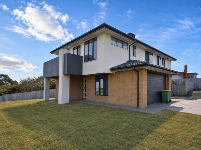 House for rent in Lakes Entrance, Victoria