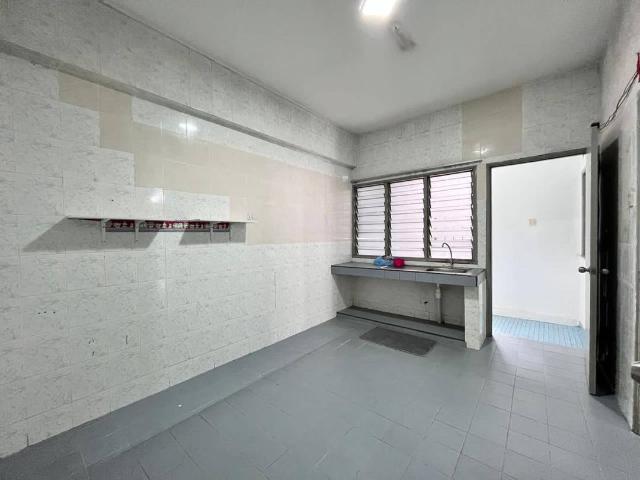 Apartment for sale in Petaling, Damansara Damai