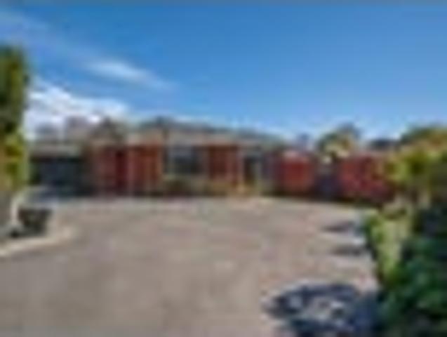 House for sale in Farnham, Blenheim