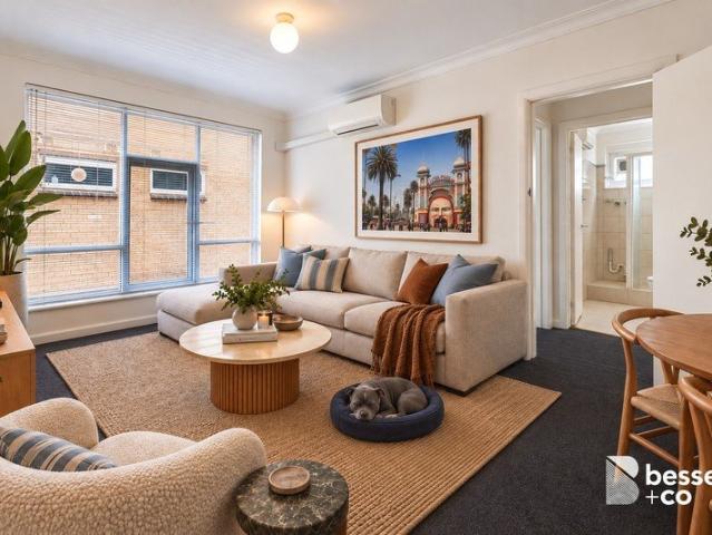 Apartment for rent in St Kilda West, Melbourne