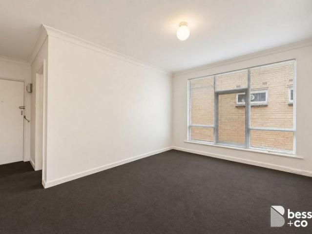 Apartment for rent in St Kilda West, Melbourne