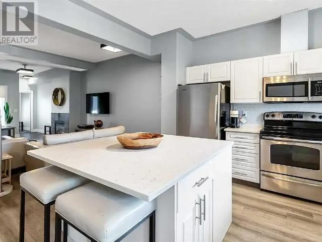 Townhouse for rent in 17th Ave Retail & Entertainment District, Calgary