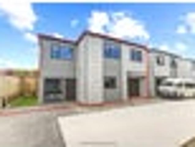 Townhouse for sale in East Tamaki