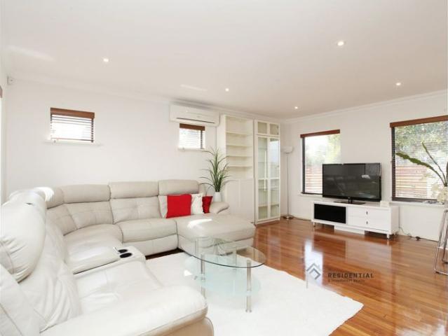 Townhouse for rent in Stirling, Western Australia