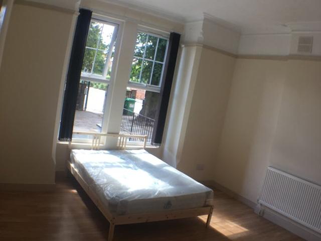 Studio for rent in Haddon, East Midlands