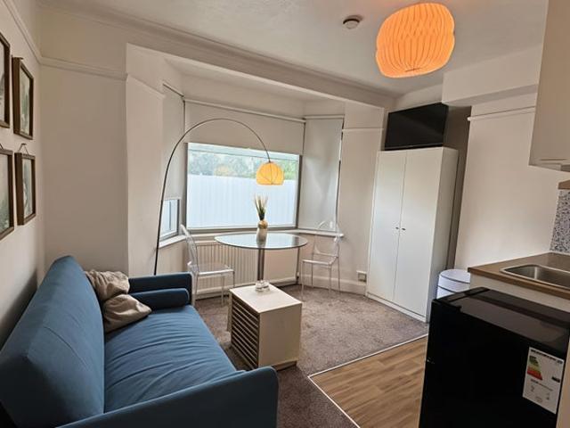 Studio for rent in Dollis Hill, Greater London