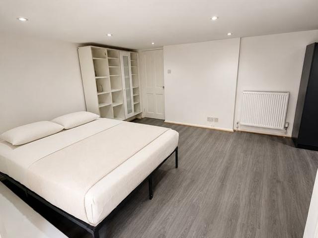Studio for rent in West Hackney, Upper Clapton