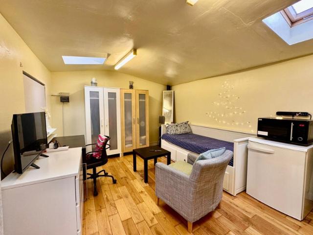 Studio for rent in West Ham, Greater London