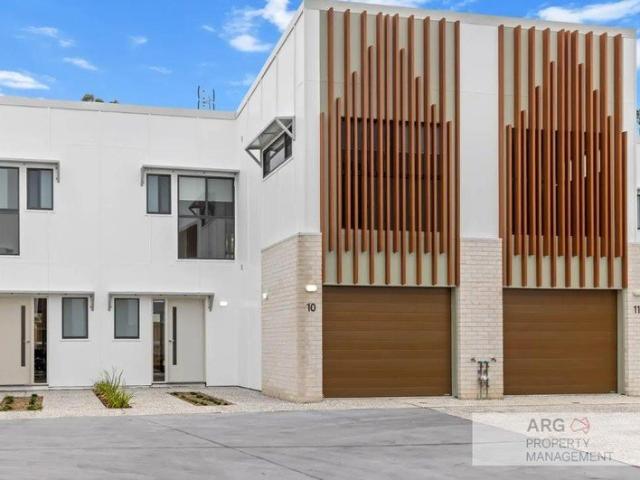 Townhouse for rent in Kings Creek, Queensland