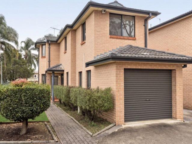 Townhouse for rent in Sydney, New South Wales
