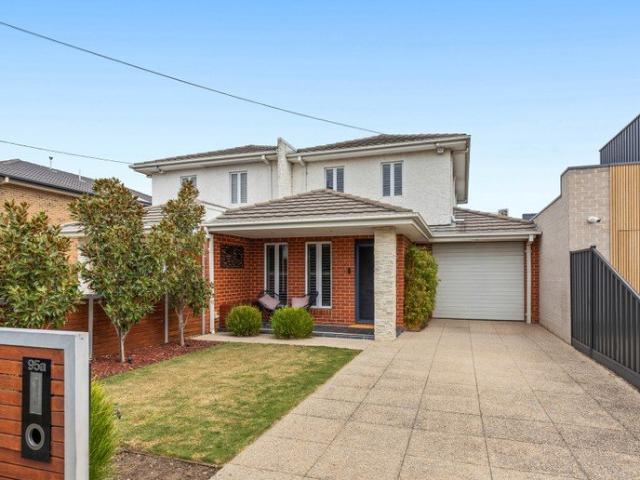 Townhouse for sale in Camerons Creek, Victoria