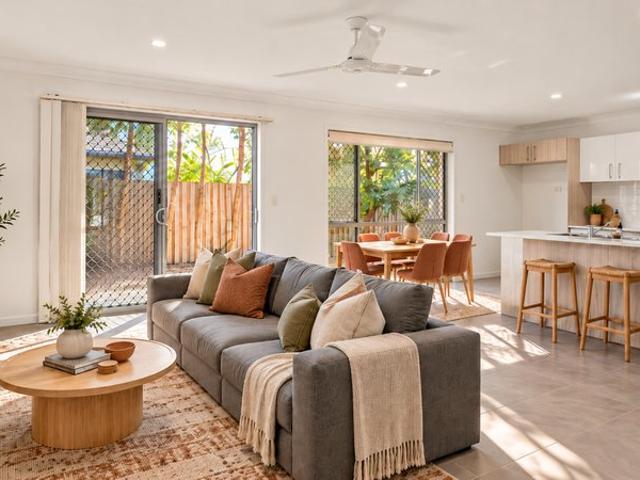 Townhouse for sale in Labrador, Gold Coast City