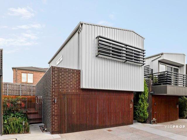 Townhouse for sale in Camerons Creek, Victoria