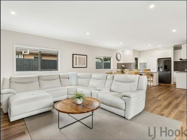 Townhouse for rent in Camerons Creek, Victoria