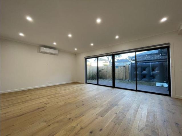 Townhouse for rent in Camerons Creek, Victoria