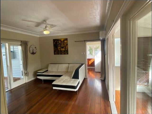 House for rent in Holland Park, Greater Brisbane