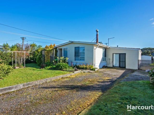House for sale in Zeehan, Tasmania