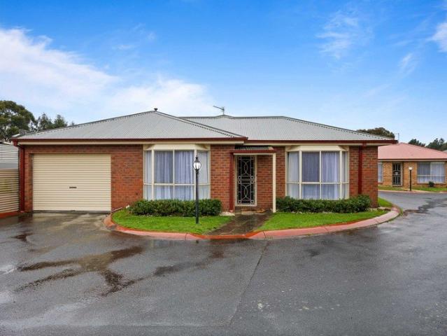 Townhouse for rent in Mount Clear, Ballarat