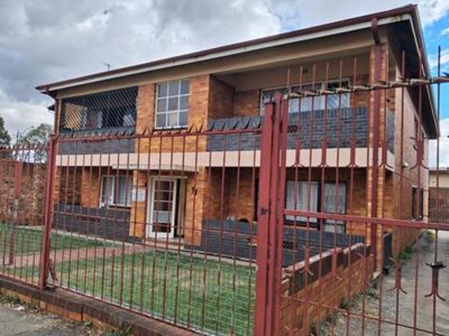 Apartment for sale in Vosloorus, Gauteng