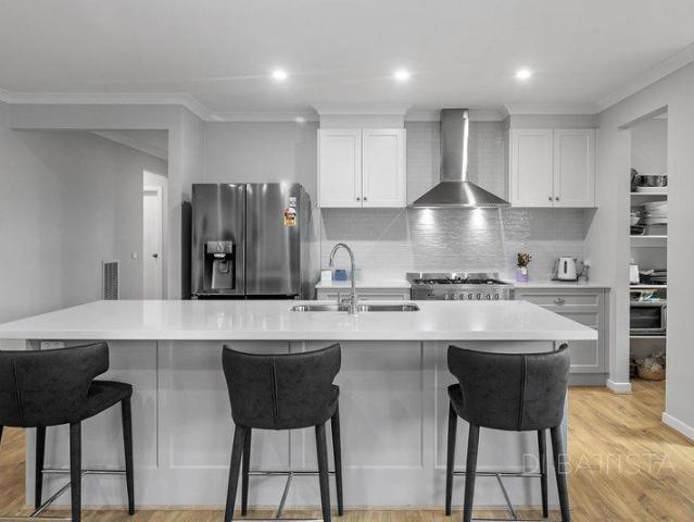 House for sale in Olivine, Melbourne