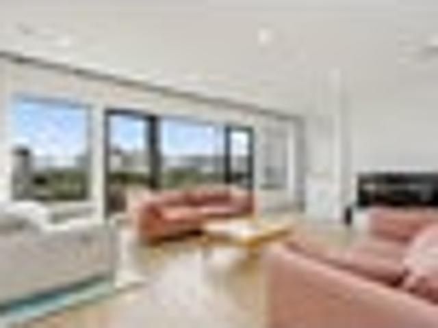Townhouse for sale in Whangaparaoa