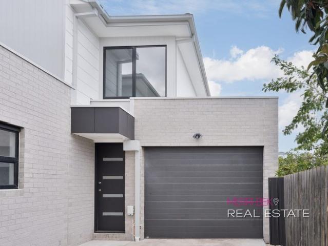 Townhouse for rent in Camerons Creek, Victoria