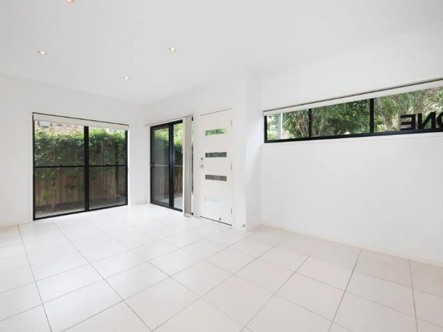 Townhouse for rent in Toombul, Queensland