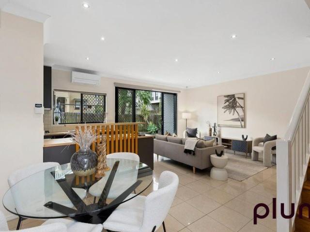 Townhouse for rent in Toombul, Queensland