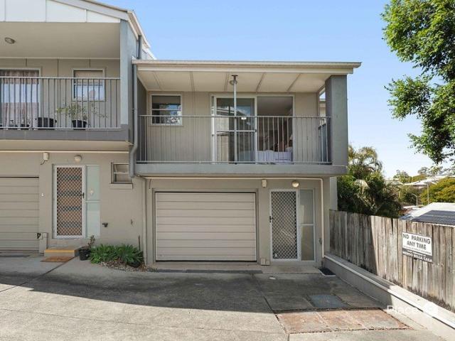 Townhouse for sale in Toombul, Queensland