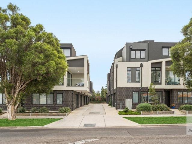 Townhouse for sale in Camerons Creek, Victoria