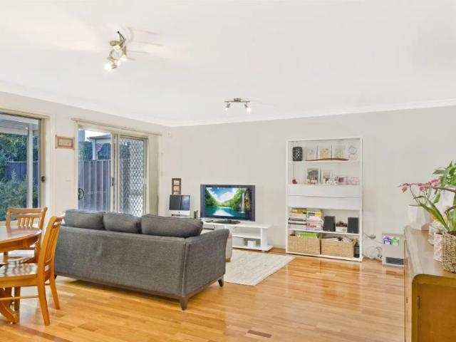 Townhouse for rent in Sydney, New South Wales