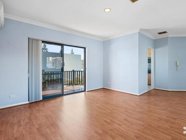 Townhouse for rent in Como, Western Australia