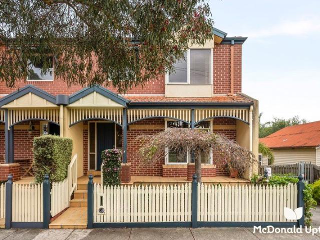 Townhouse for sale in Camerons Creek, Victoria