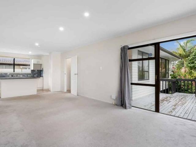 House for rent in Kelston