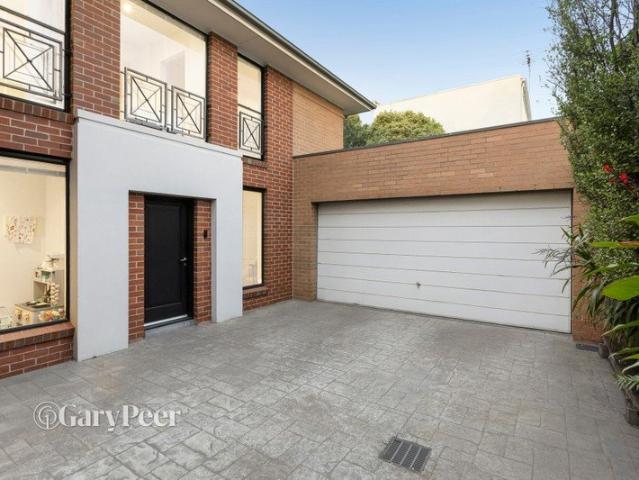 Townhouse for sale in Caulfield North, Melbourne