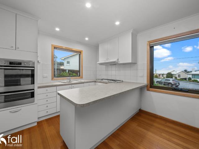 House for rent in Montagu Bay