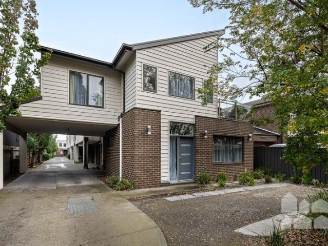 Townhouse for sale in Camerons Creek, Victoria