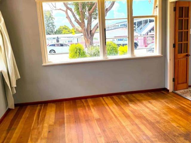 House for rent in Point England