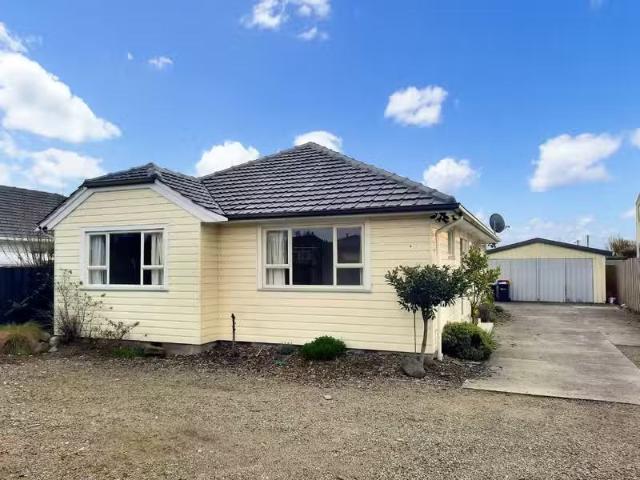 House for rent in Chaslands, Canterbury