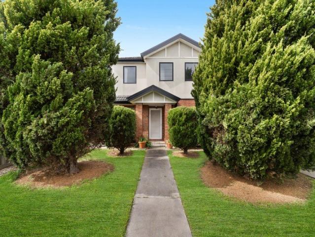 Townhouse for rent in Springvale South, Melbourne