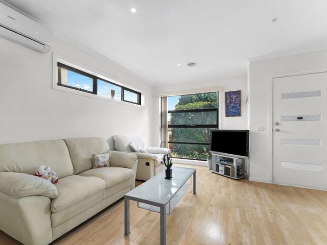 Townhouse for rent in Camerons Creek, Victoria