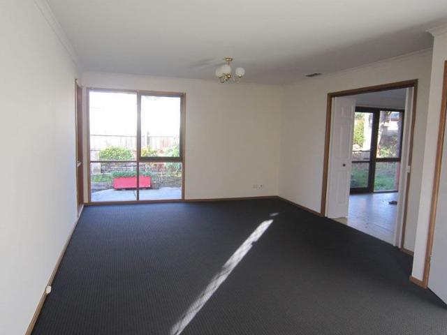 Townhouse for rent in Bentleigh East, Melbourne