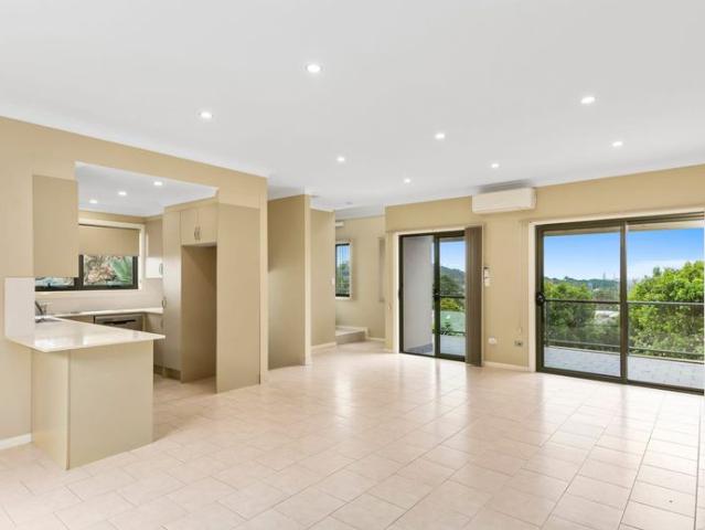 Townhouse for rent in Wollongong West, New South Wales