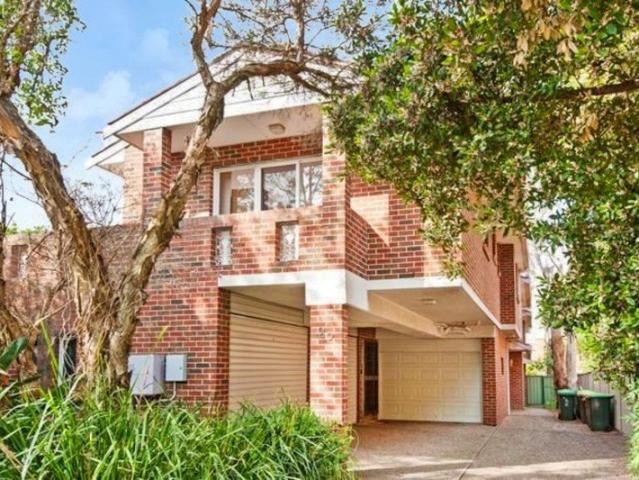 Townhouse for rent in Sydney, New South Wales
